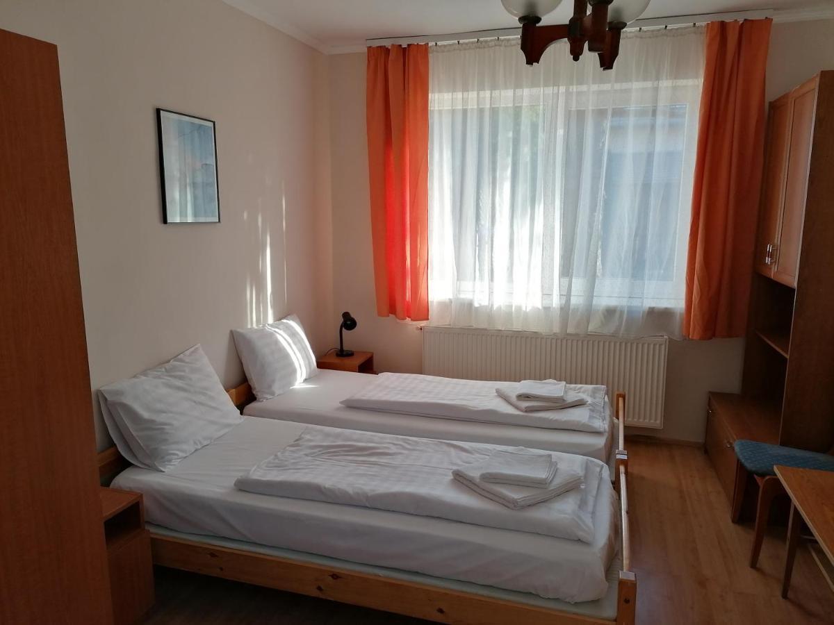 Hullam Panzio Bed and Breakfast Hajdúszoboszló Εξωτερικό φωτογραφία
