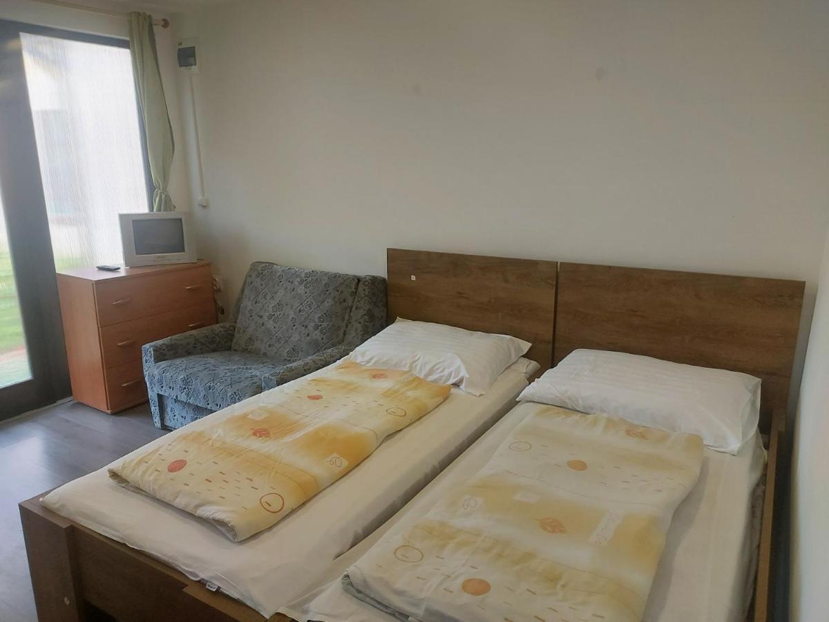 Hullam Panzio Bed and Breakfast Hajdúszoboszló Εξωτερικό φωτογραφία