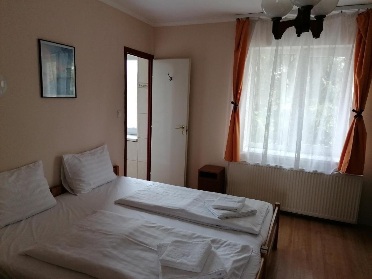 Hullam Panzio Bed and Breakfast Hajdúszoboszló Εξωτερικό φωτογραφία