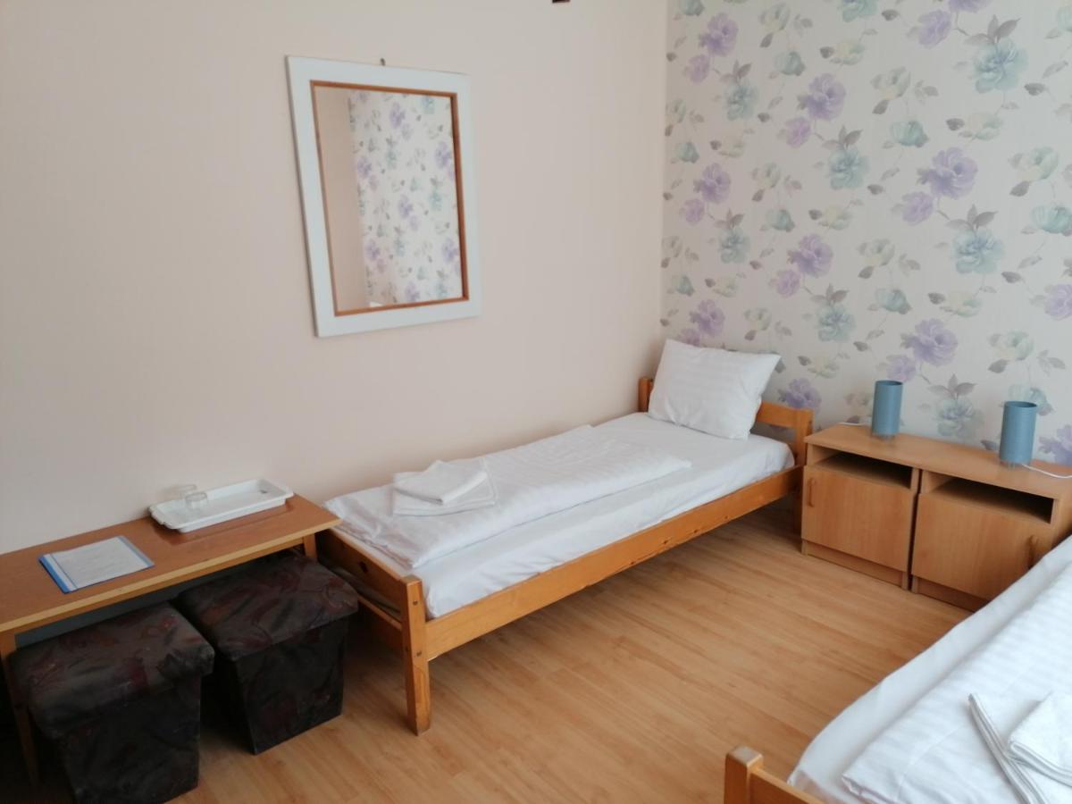 Hullam Panzio Bed and Breakfast Hajdúszoboszló Εξωτερικό φωτογραφία